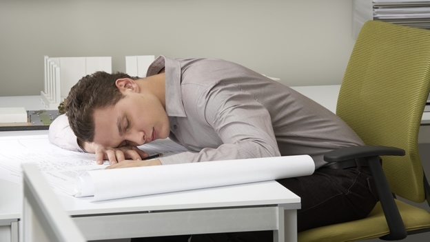 Los que prefieren las siestas logran reponerse, lo que finalmente beneficia al empleado y la empresa. Foto:blog.hulihealth.com