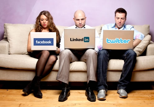 Las redes sociales ya no son utilizadas para socializar con amigos. Ahora tienen fin corporativo.  | Foto:sosuaonline.net