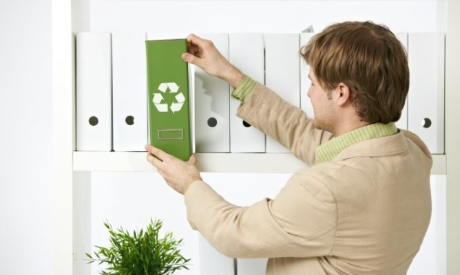 Tener acciones sostenibles en tu empresa puede servir no sólo para cuidar el medio ambiente, sino también para ahorrar una importante suma de dinero. Foto:hogarutil.com
